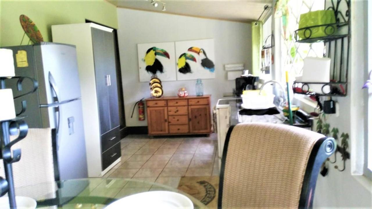 Casa Sophia 3 Listings Apartment 1 Or Apartment 2 Separately Or Apt 1 And 2 Together All With Fo Internet Guápiles Exterior foto
