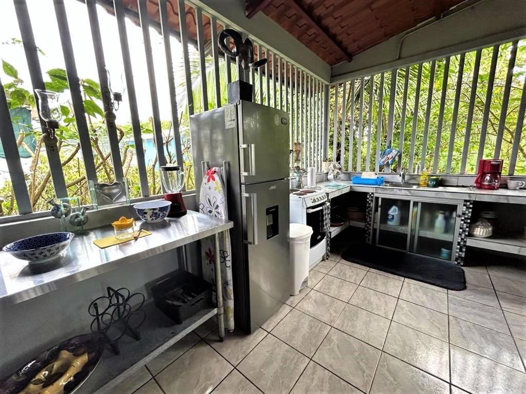 Casa Sophia 3 Listings Apartment 1 Or Apartment 2 Separately Or Apt 1 And 2 Together All With Fo Internet Guápiles Exterior foto