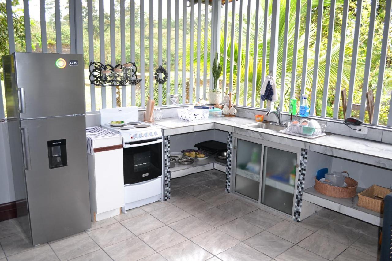 Casa Sophia 3 Listings Apartment 1 Or Apartment 2 Separately Or Apt 1 And 2 Together All With Fo Internet Guápiles Exterior foto